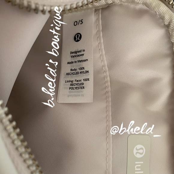 lululemon Crossbody Camera Bag 2L in White Opal with Silver Zipper Brand New NWT - Picture 12 of 15